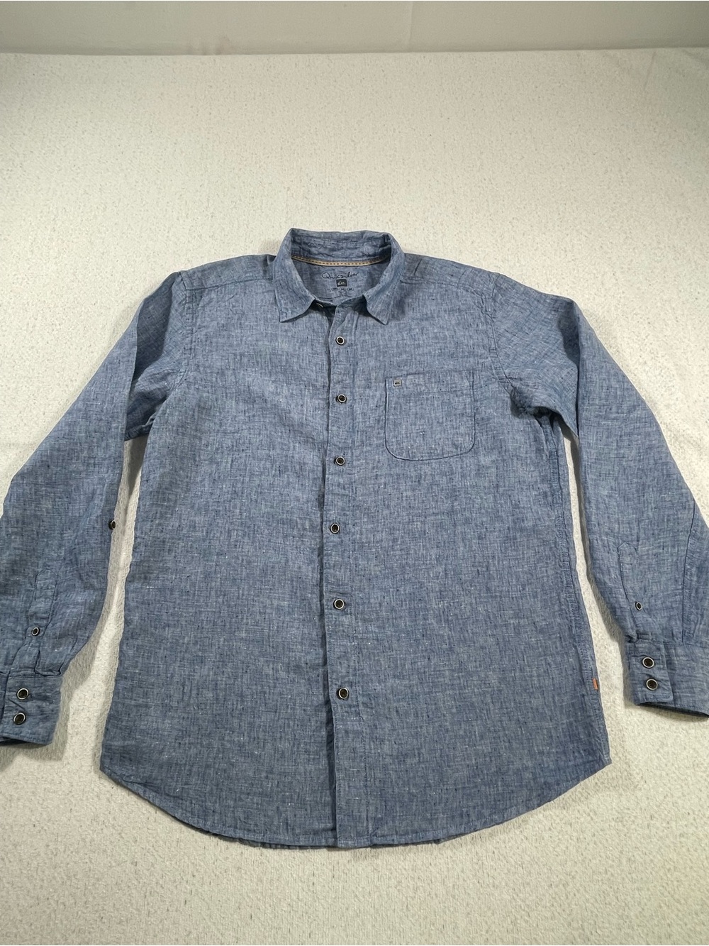 Quiksilver Men's M Blue Linen Woven Solid Long Sleeve Button-Up Shirt. SKU#0664